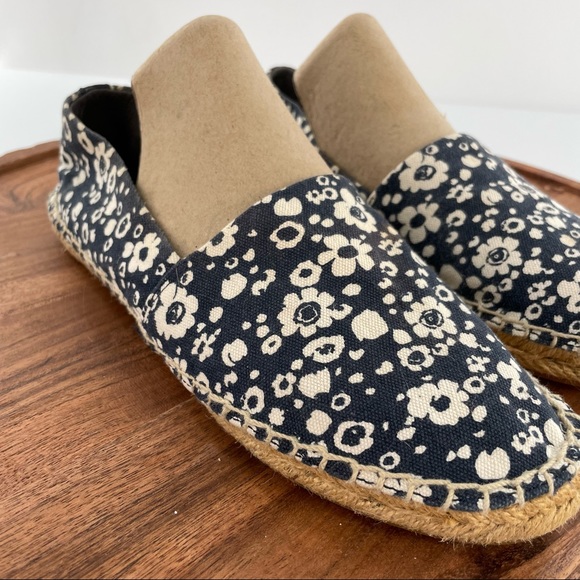 Tory Burch Shoes - Tory Burch Risa Navy Blue Floral Print Espadrilles Shoes size 8